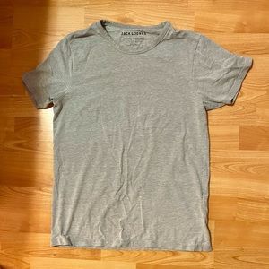 💲5 add to purchase! Gray Jack & Jones Tee Shirt